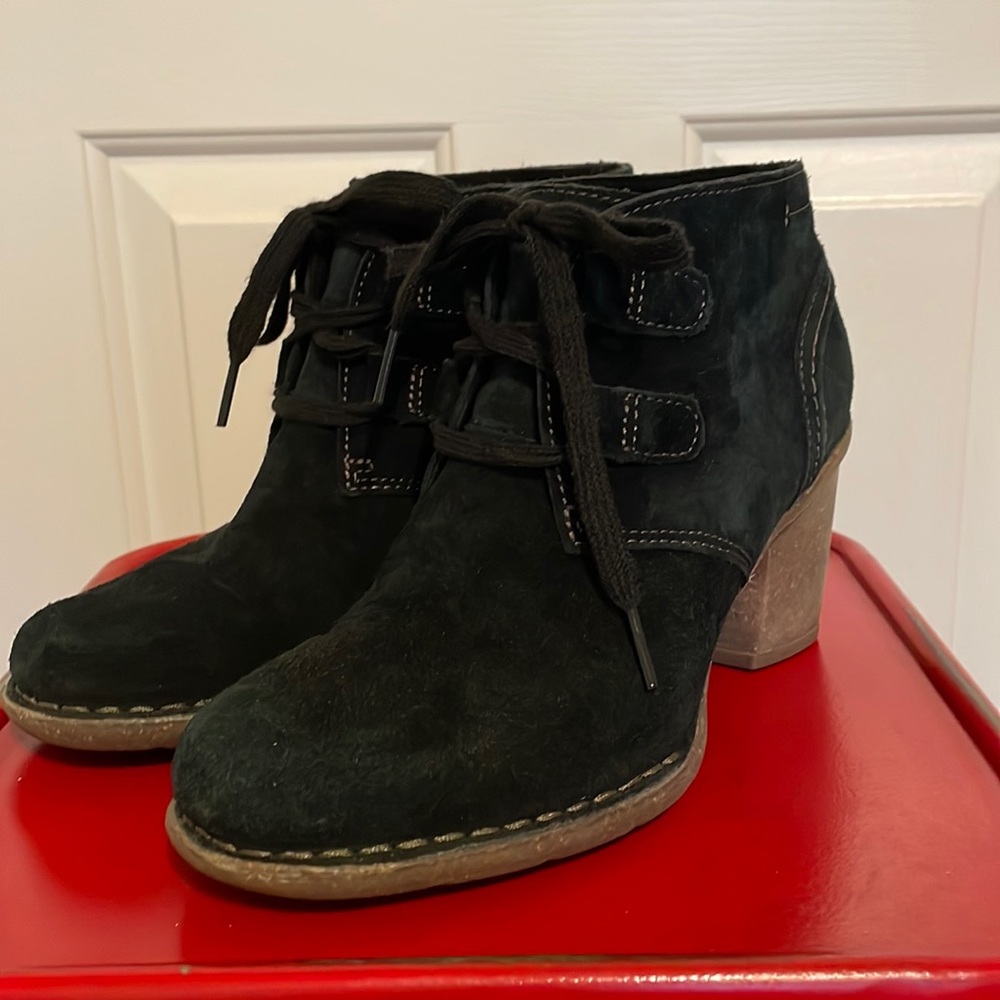 Clarks black suede lace up boots